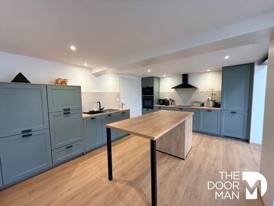 Maison - 195 m² - 6 pièces