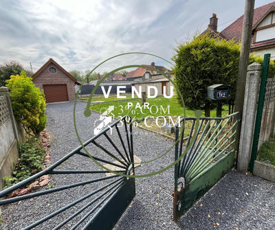 Maison - 96 m² - 4 pièces