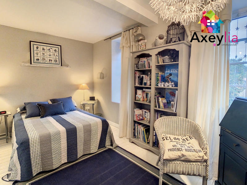 Maison - 258 m² - 12 pièces