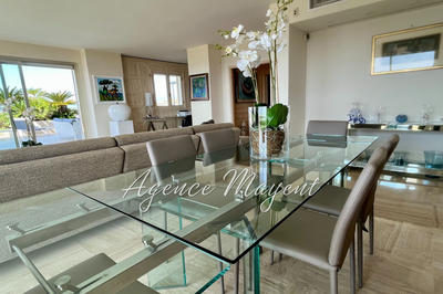 Appartement - 163 m² - 5 pièces