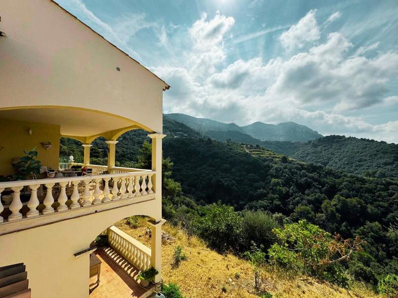 Maison - 289 m² - 7 pièces