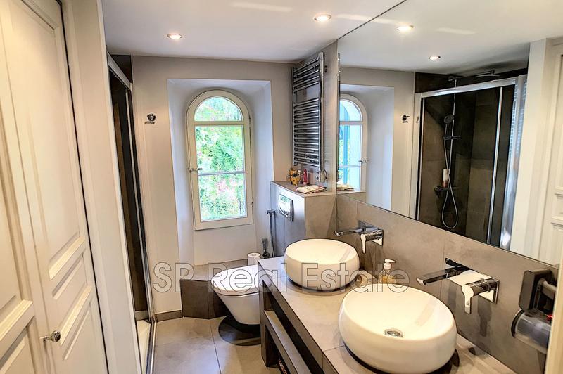 Appartement - 92 m² - 4 pièces