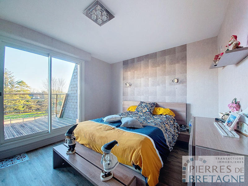 Maison - 210 m² - 8 pièces