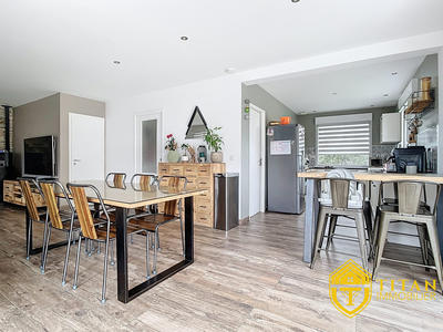 Maison - 101 m² - 5 pièces