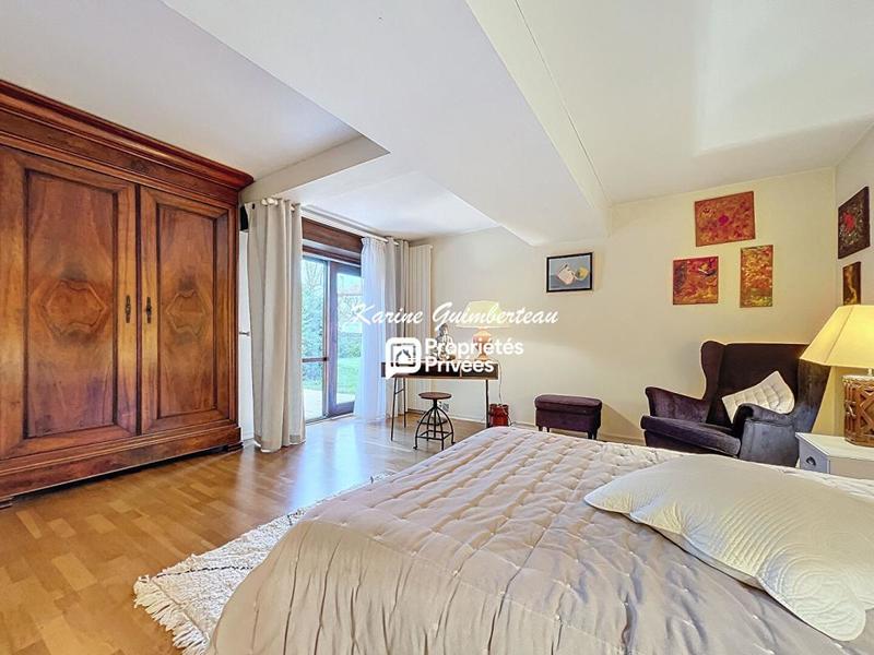 Villa - 213 m² - 6 pièces