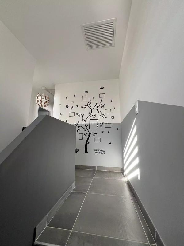 Maison - 213 m² - 7 pièces