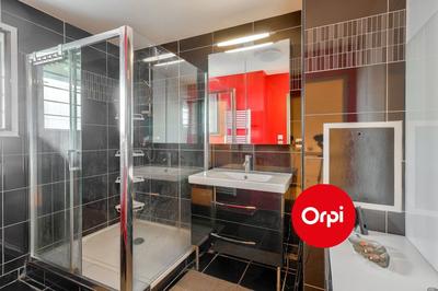 Appartement - 102 m² - 5 pièces