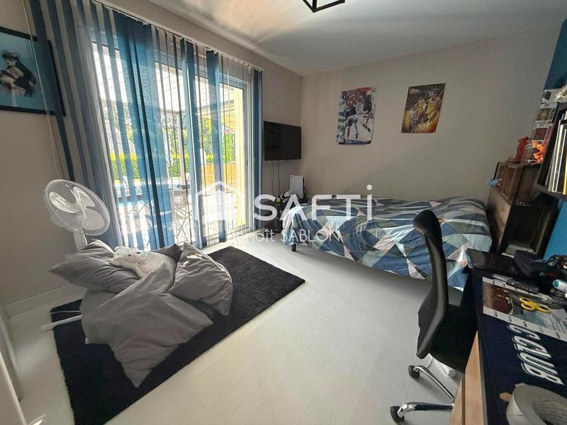 Maison - 210 m² - 6 pièces