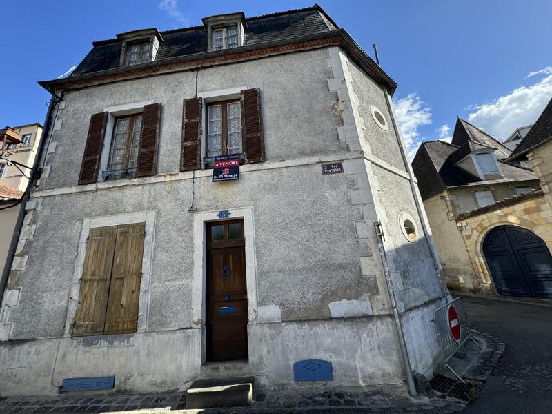 Maison ancienne - 230 m² - 6 pièces