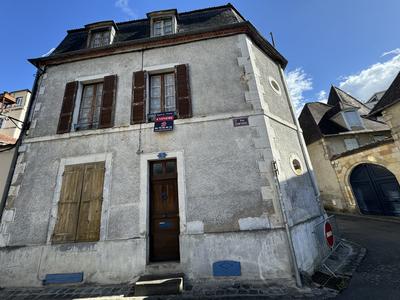 Maison ancienne - 230 m² - 6 pièces