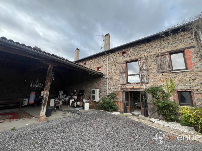 Maison - 360 m² - 8 pièces