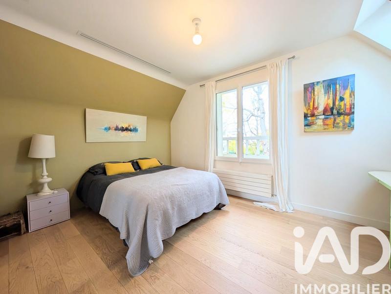 Maison - 213 m² - 8 pièces