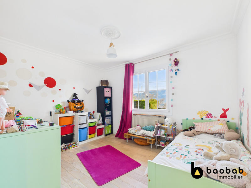 Maison traditionnelle - 240 m² - 7 pièces