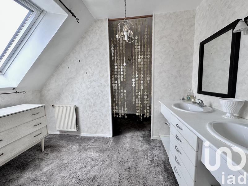 Maison - 255 m² - 8 pièces