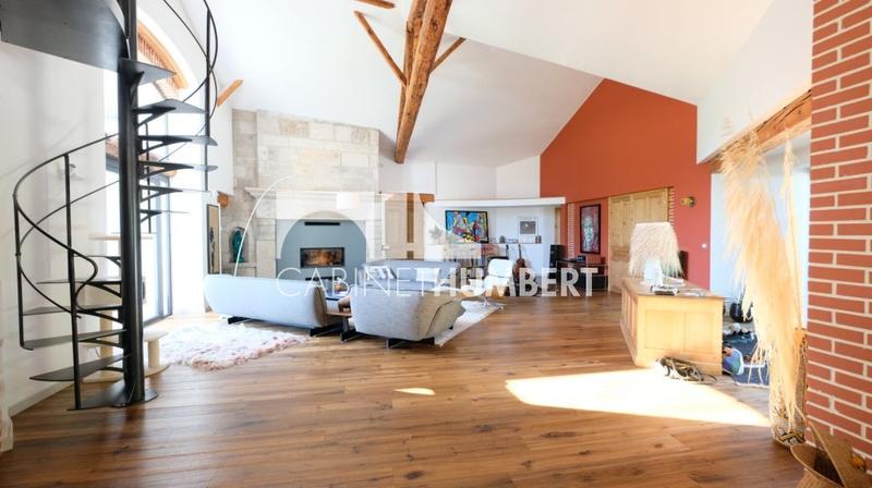 Maison - 380 m² - 9 pièces