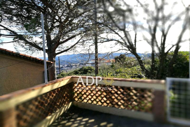 Maison - 96 m² - 5 pièces