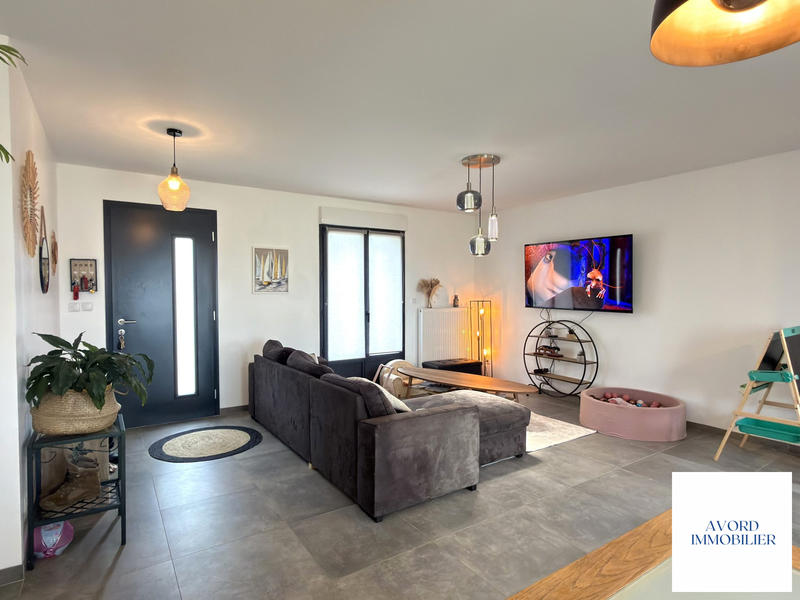 Maison - 93 m² - 4 pièces