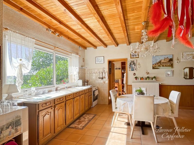 Maison - 605 m² - 18 pièces