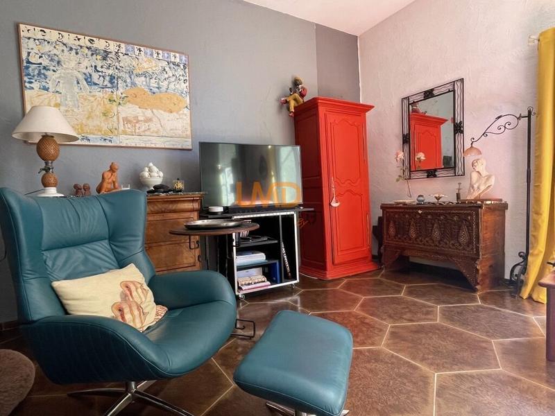 Mas - 330 m² - 8 pièces