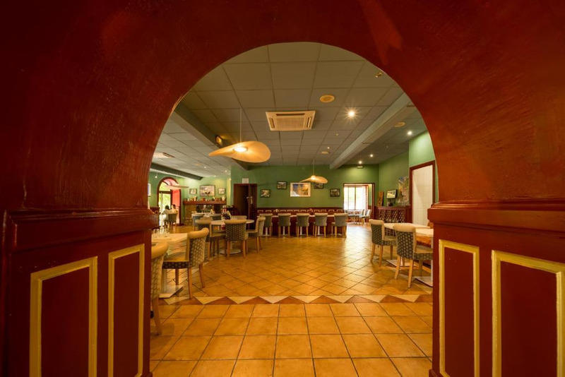 Fonds de commerce - 1 525 m²