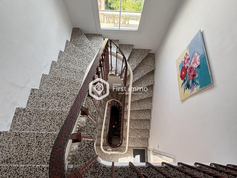 Maison - 328 m² - 10 pièces