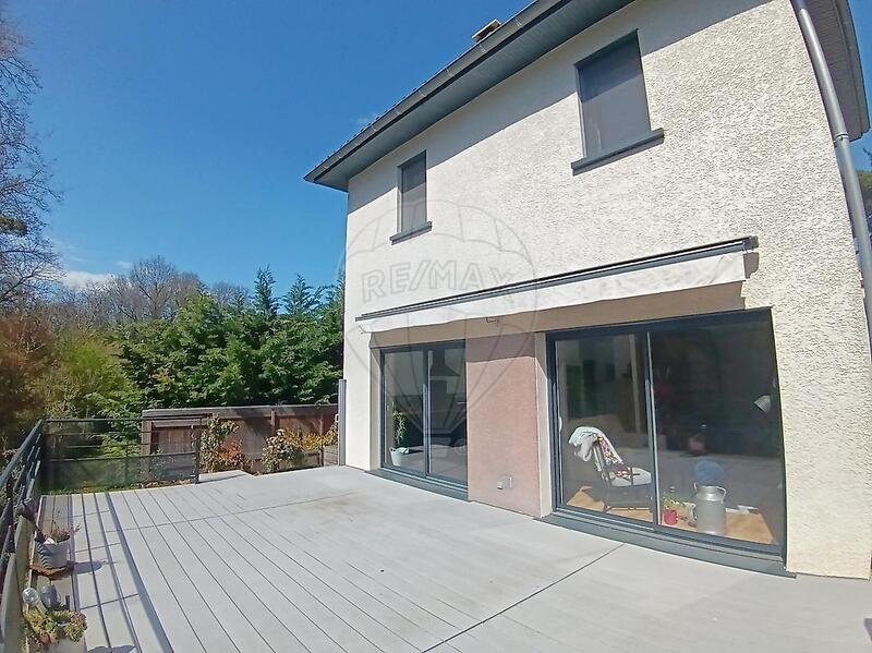 Maison - 88 m² - 5 pièces