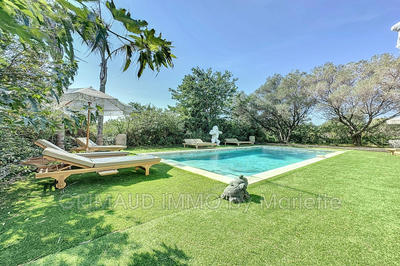 Villa - 308 m² - 8 pièces