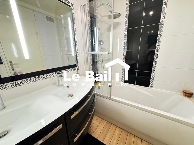 Maison - 104 m² - 6 pièces