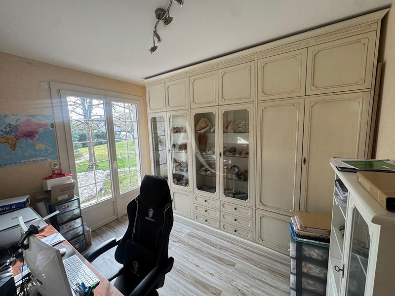 Maison - 232 m² - 8 pièces