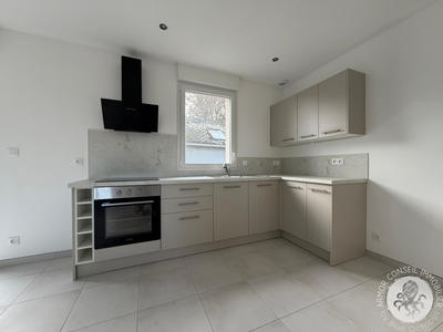 Maison - 80 m² - 4 pièces