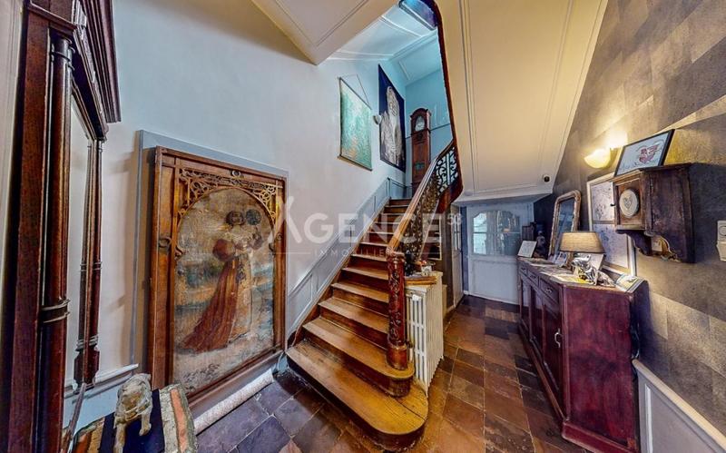 Maison - 294 m² - 7 pièces