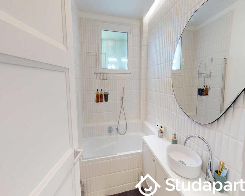 Chambre - 80 m² - 1 pièce