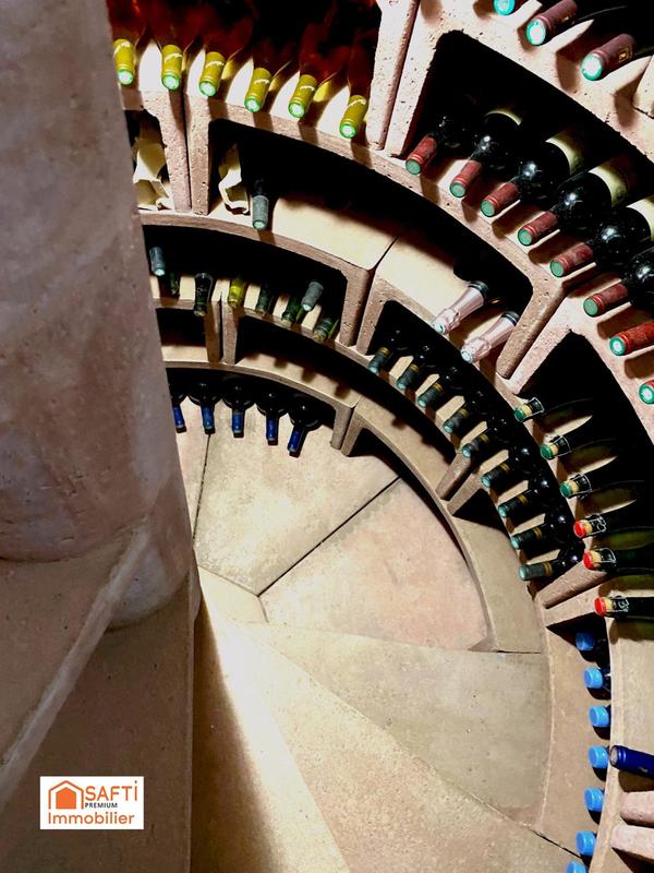 Maison - 182 m² - 9 pièces