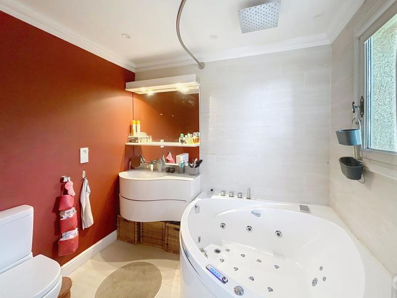 Maison - 122 m² - 4 pièces