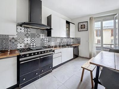 Pavillon - 160 m² - 7 pièces