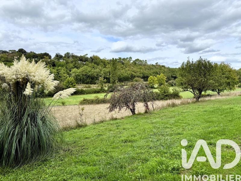 Maison - 185 m² - 8 pièces