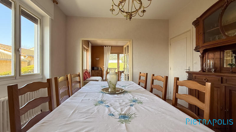 Maison - 250 m² - 8 pièces