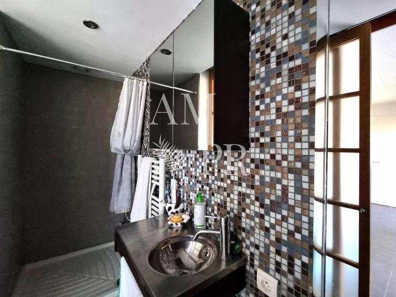 Villa - 301 m² - 8 pièces