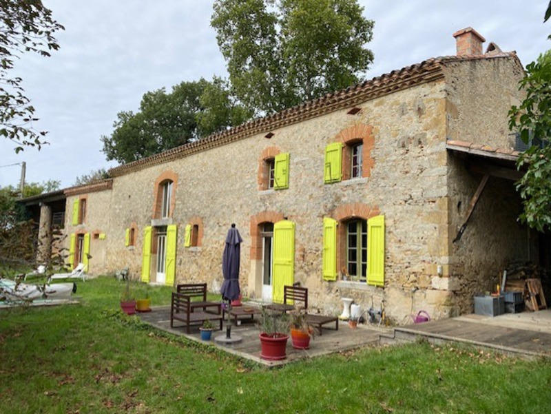 Maison en pierre - 330 m² - 7 pièces
