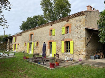 Maison en pierre - 330 m² - 7 pièces