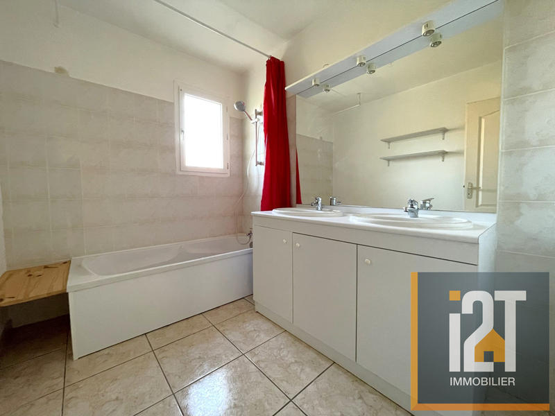 Maison traditionnelle - 83 m² - 4 pièces