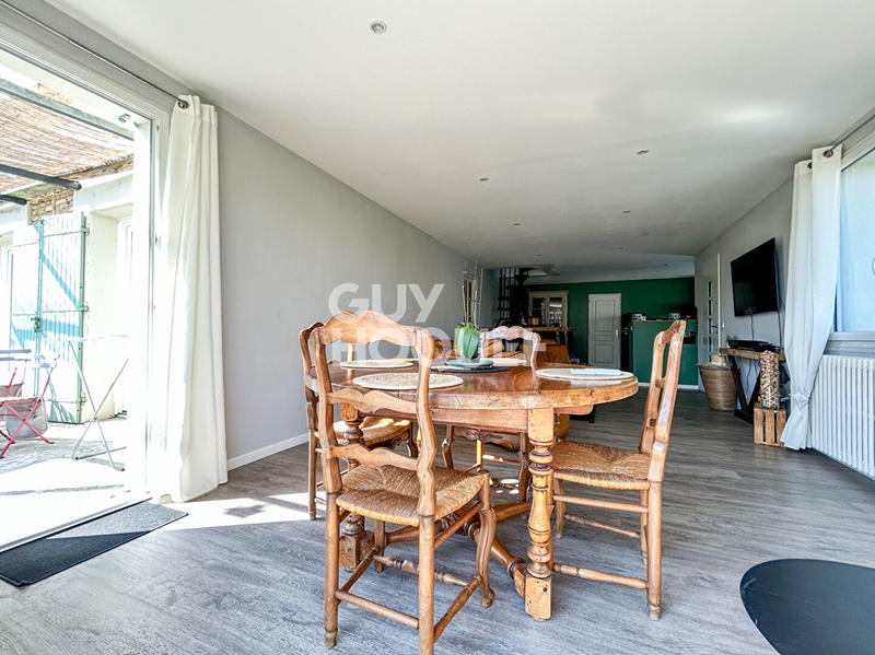 Maison - 98 m² - 4 pièces