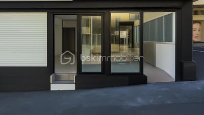 Local commercial - 140 m² - 6 pièces