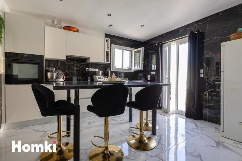 Maison - 96 m² - 5 pièces