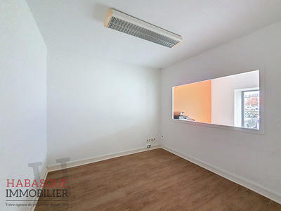Local commercial - 47 m² - 3 pièces