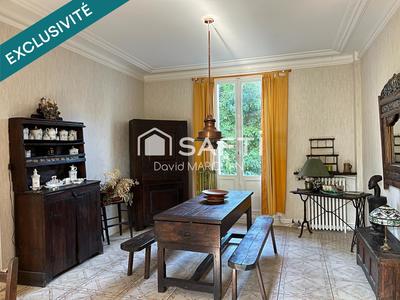 Maison - 243 m² - 8 pièces