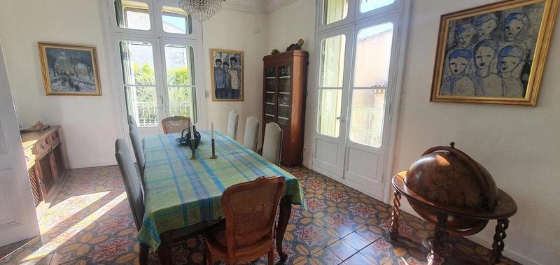 Propriété - 430 m² - 18 pièces