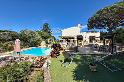 Villa - 206 m² - 6 pièces