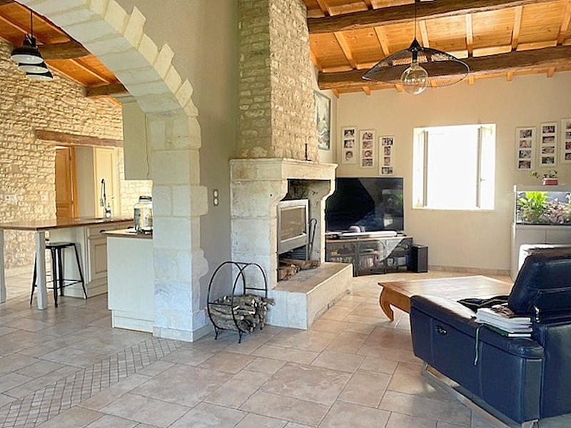 Maison - 205 m² - 6 pièces