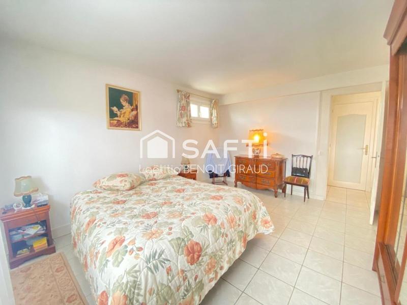 Maison - 220 m² - 6 pièces